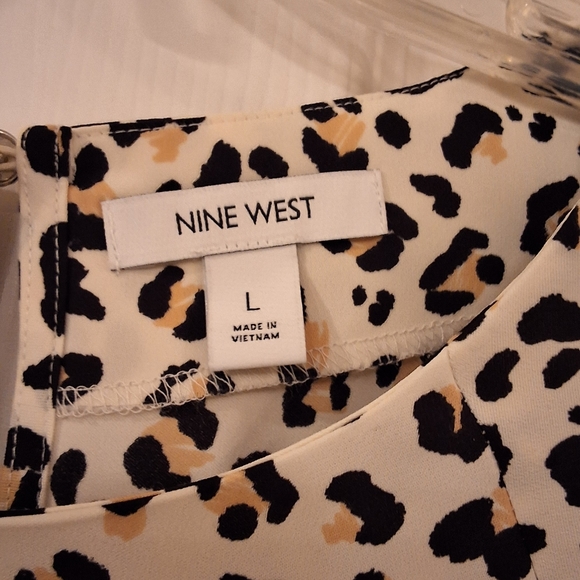 NINE West, Large, Women's Animal Print Long Sleeve Blouse, Black, Cream,Gold - Picture 2 of 8